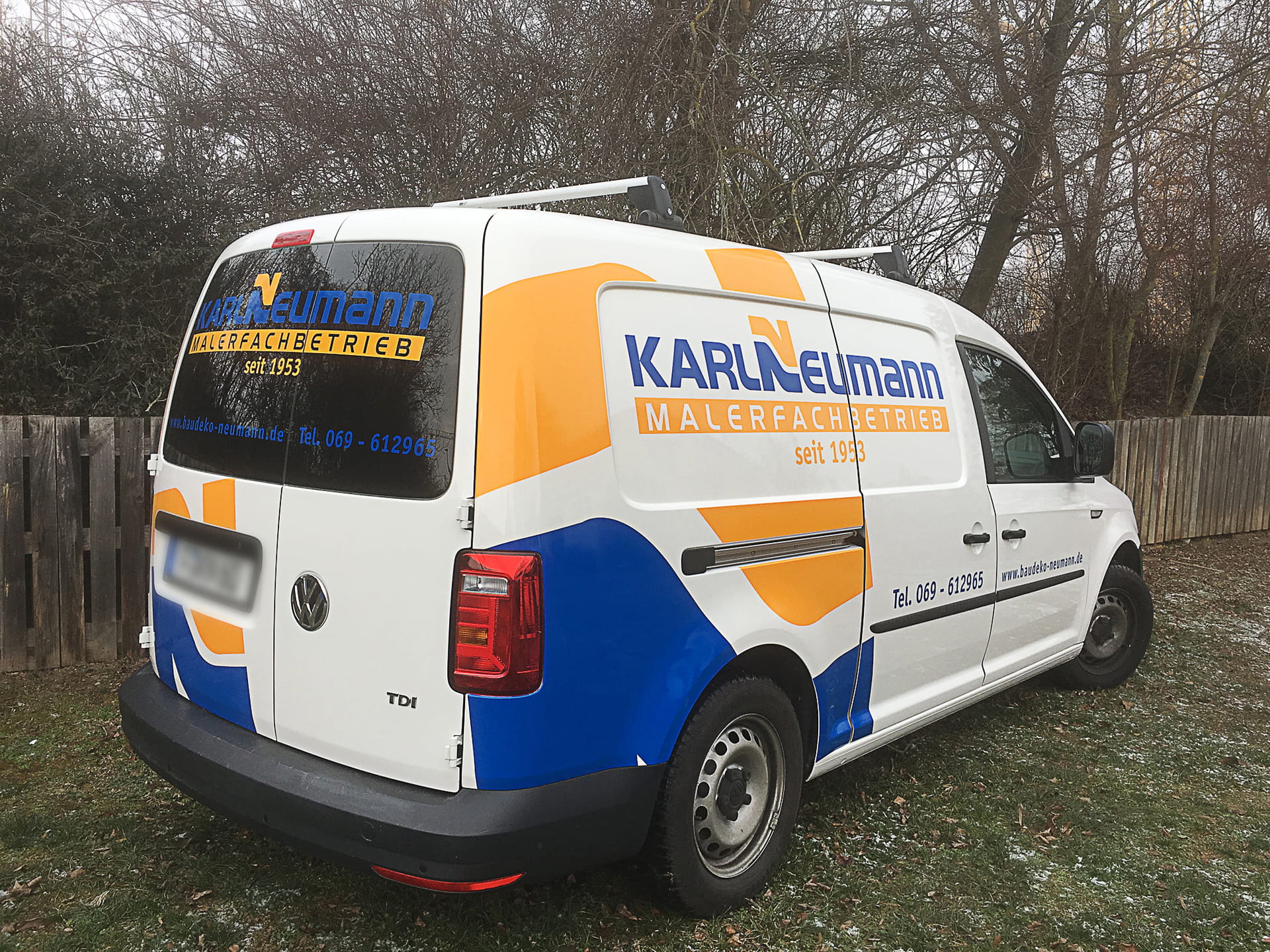 Eye-catching all-round lettering Painter Vehicle lettering for a specialist-company from anplakt